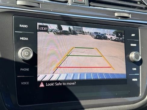 Used 2022 Volkswagen Tiguan SE R-Line FWD image 16