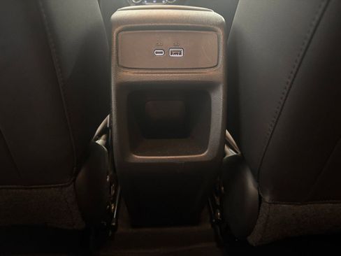 Used 2025 Chevrolet Trax LT w/ LT Convenience Package image 23