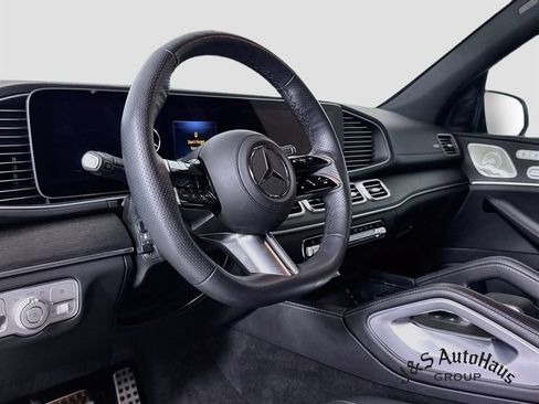 Used 2025 Mercedes-Benz GLS 450 4MATIC w/ AMG Line Exterior image 9