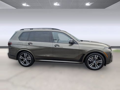 Certified 2025 BMW X7 M60i image 8