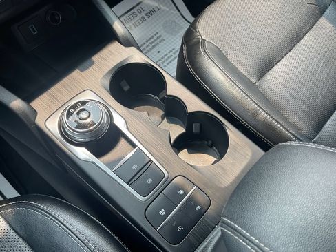 Used 2020 Ford Escape Titanium AWD/4WD image 29
