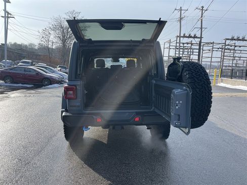 Used 2024 Jeep Wrangler Unlimited Rubicon 4xe w/ Technology Group image 13