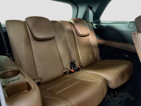 Used 2024 Mercedes-Benz GLS 450 4MATIC w/ Pinnacle Trim Package image 35