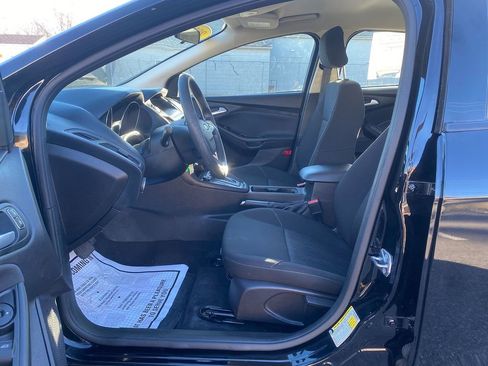 Used 2018 Ford Focus SE image 12