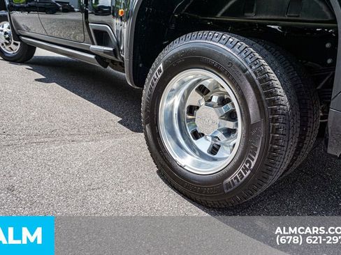 Used 2024 GMC Sierra 3500 Denali w/ Denali Reserve Package AWD/4WD image 16