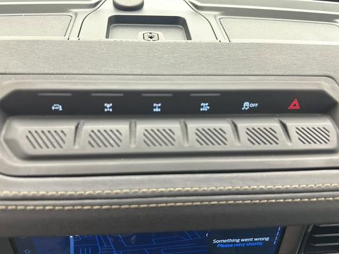 Used 2025 Ford Bronco Badlands AWD/4WD image 23