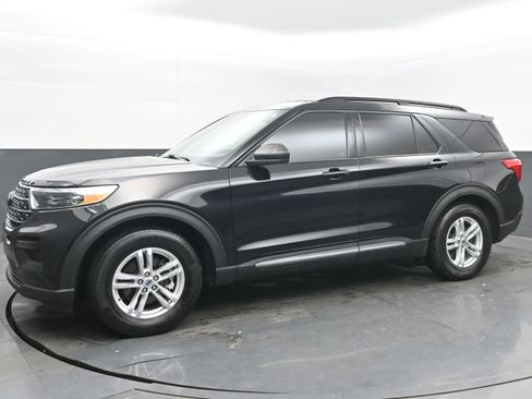 Used 2020 Ford Explorer XLT w/ Class III Trailer Tow Package image 5