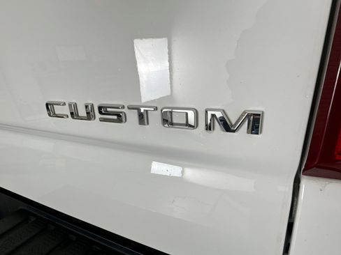 Used 2023 Chevrolet Silverado 1500 Custom image 4