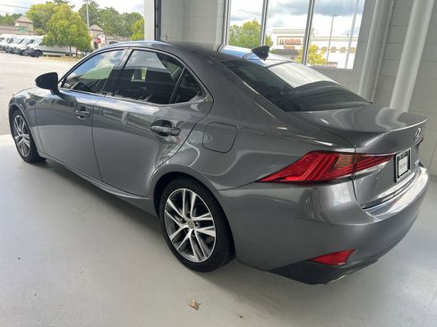 Used 2020 Lexus IS 300 image 9