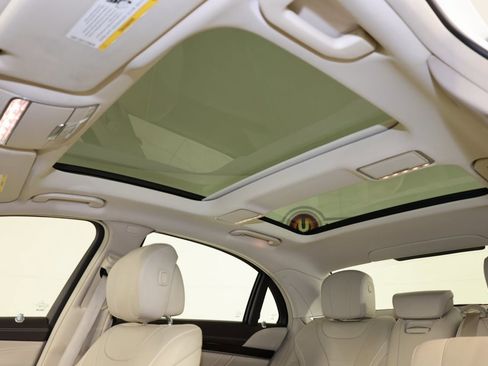 Used 2020 Mercedes-Benz S 560 4MATIC Sedan image 13