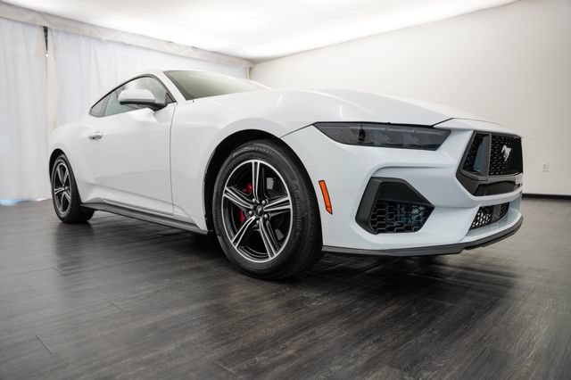 Used 2025 Ford Mustang Coupe RWD image 24