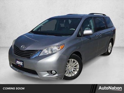 Used 2011 Toyota Sienna XLE w/ XLE Navigation Pkg image 1