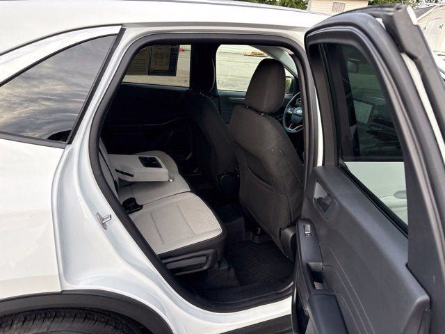 Used 2024 Ford Escape Active w/ Tech Pack #1 AWD/4WD image 9