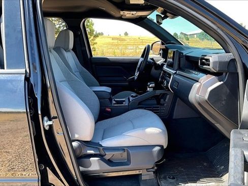 Used 2025 Toyota Tacoma SR5 AWD/4WD image 28