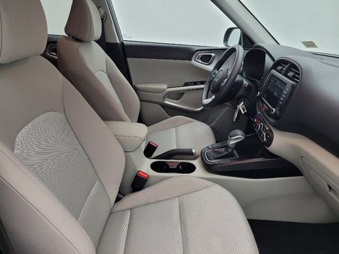 Used 2025 Kia Soul LX image 21