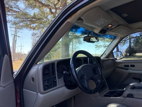 Used 2003 Chevrolet Tahoe LT image 33
