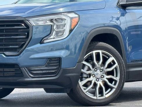 Certified 2024 GMC Terrain SLE w/ Elevation Edition FWD image 2