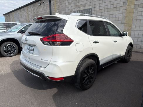 Used 2018 Nissan Rogue SV AWD/4WD image 3