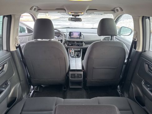 Used 2024 Nissan Rogue S image 29