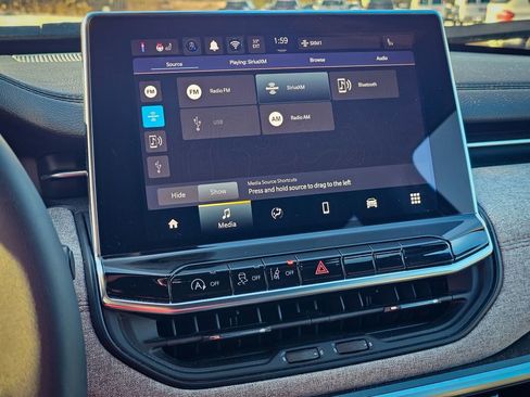 Certified 2024 Jeep Compass Latitude image 21