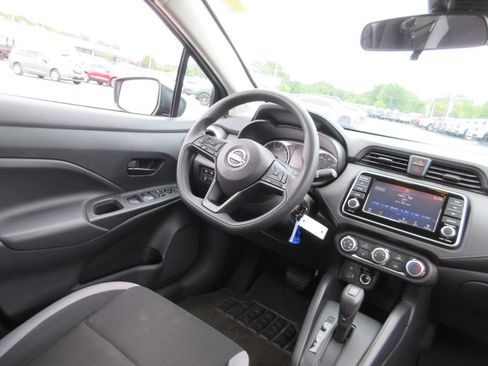 Used 2025 Nissan Versa S w/ Trunk Package FWD image 20