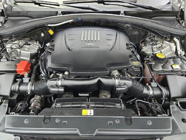 Used 2018 Land Rover Range Rover Velar AWD/4WD image 56