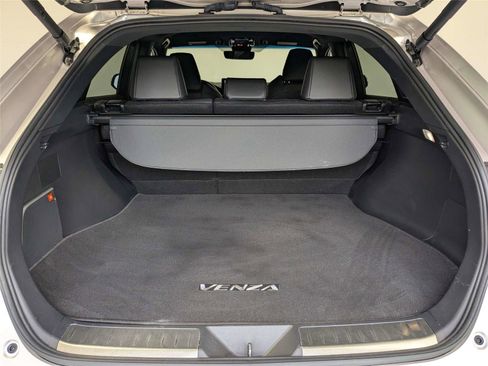Certified 2024 Toyota Venza XLE AWD/4WD image 7