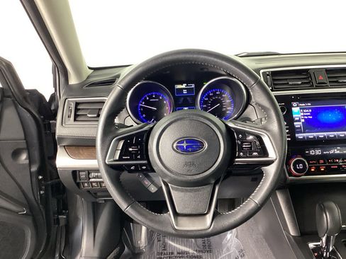 Used 2018 Subaru Outback 2.5i Limited AWD/4WD image 19