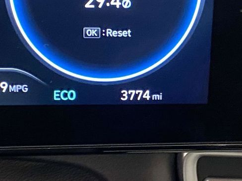 Certified 2025 Hyundai Elantra Limited image 24