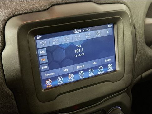 Used 2019 Jeep Renegade Latitude w/ Popular Equipment Group image 15