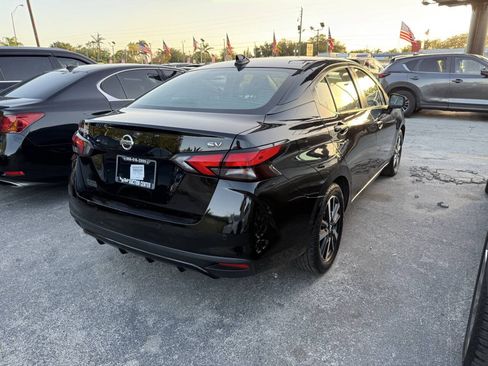 Used 2021 Nissan Versa SV FWD image 4