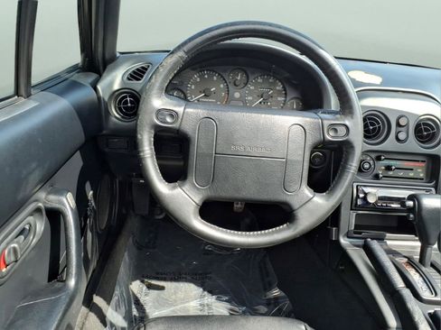 Used 1997 MAZDA MX-5 Miata RWD image 8