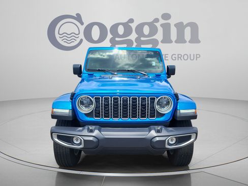 Used 2025 Jeep Wrangler Unlimited Sahara AWD/4WD image 8