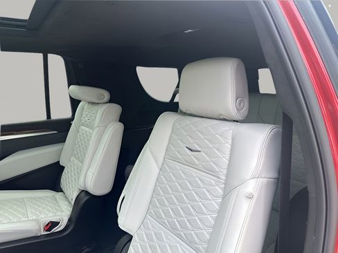 New 2026 Cadillac Escalade ESV Platinum Luxury w/ LPO, Floor Liner Package AWD/4WD image 23