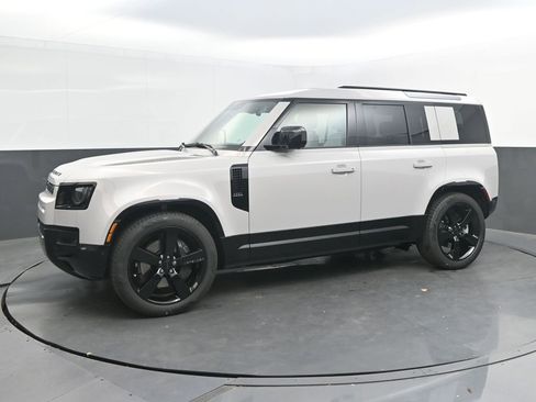 New 2026 Land Rover Defender 110 X-Dynamic SE AWD/4WD image 1