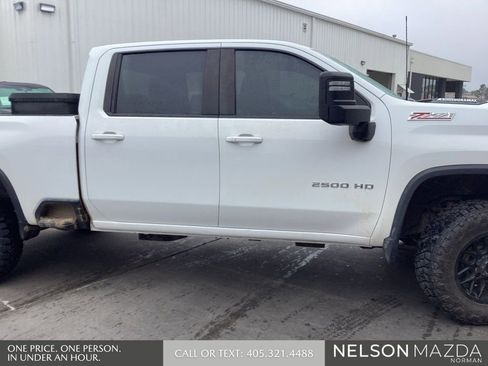 Used 2022 Chevrolet Silverado 2500 LT w/ Convenience Package AWD/4WD image 5