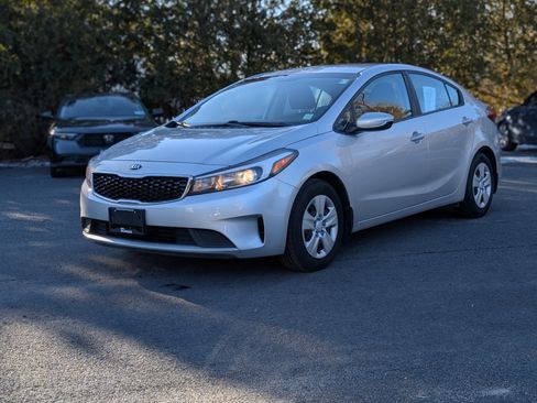 Used 2018 Kia Forte LX w/ LX Popular Package image 12