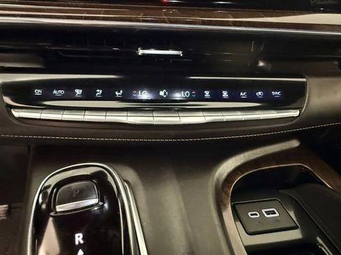 Used 2022 Cadillac Escalade ESV Sport Platinum w/ Heavy-Duty Trailer Package AWD/4WD image 30