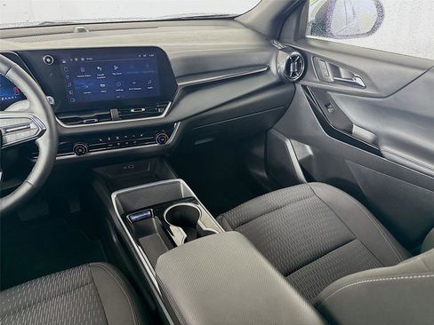 Used 2025 Chevrolet Equinox LT w/ Safety and Technology Package image 24