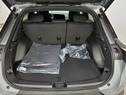 New 2026 Chevrolet Equinox EV LT image 24