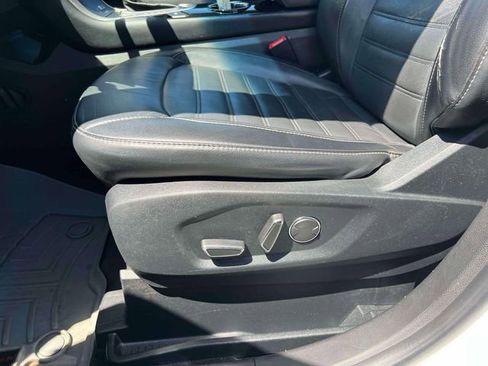 Used 2017 Ford Edge SEL w/ Equipment Group 201A AWD/4WD image 22