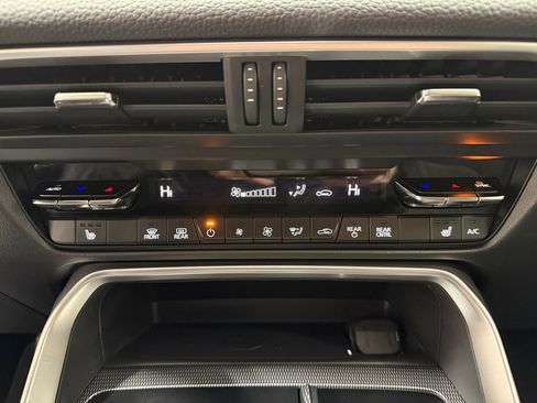 Used 2024 MAZDA CX-90 3.3 Turbo w/ Preferred Plus image 15