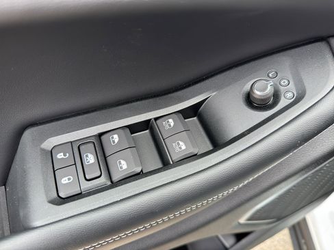 New 2026 Jeep Grand Cherokee L 4WD image 9