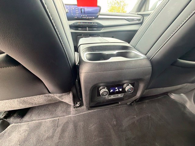 Used 2025 Buick Enclave Preferred AWD/4WD image 22
