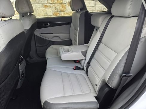 Used 2016 Kia Sorento SX FWD image 7