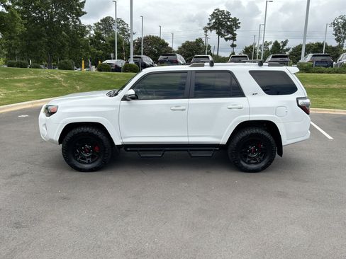 Used 2022 Toyota 4Runner SR5 Premium AWD/4WD image 7