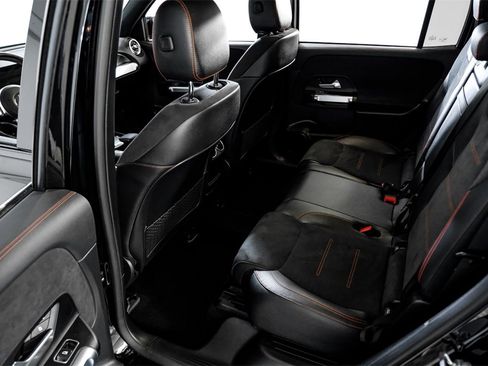 Used 2023 Mercedes-Benz EQB 300 4MATIC image 40