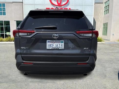 Used 2019 Toyota RAV4 XLE w/ All Weather Liner Package FWD image 6