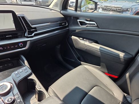 Used 2023 Kia Sportage EX AWD/4WD image 16