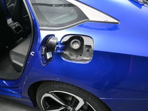 Used 2021 Honda Accord Sport image 11